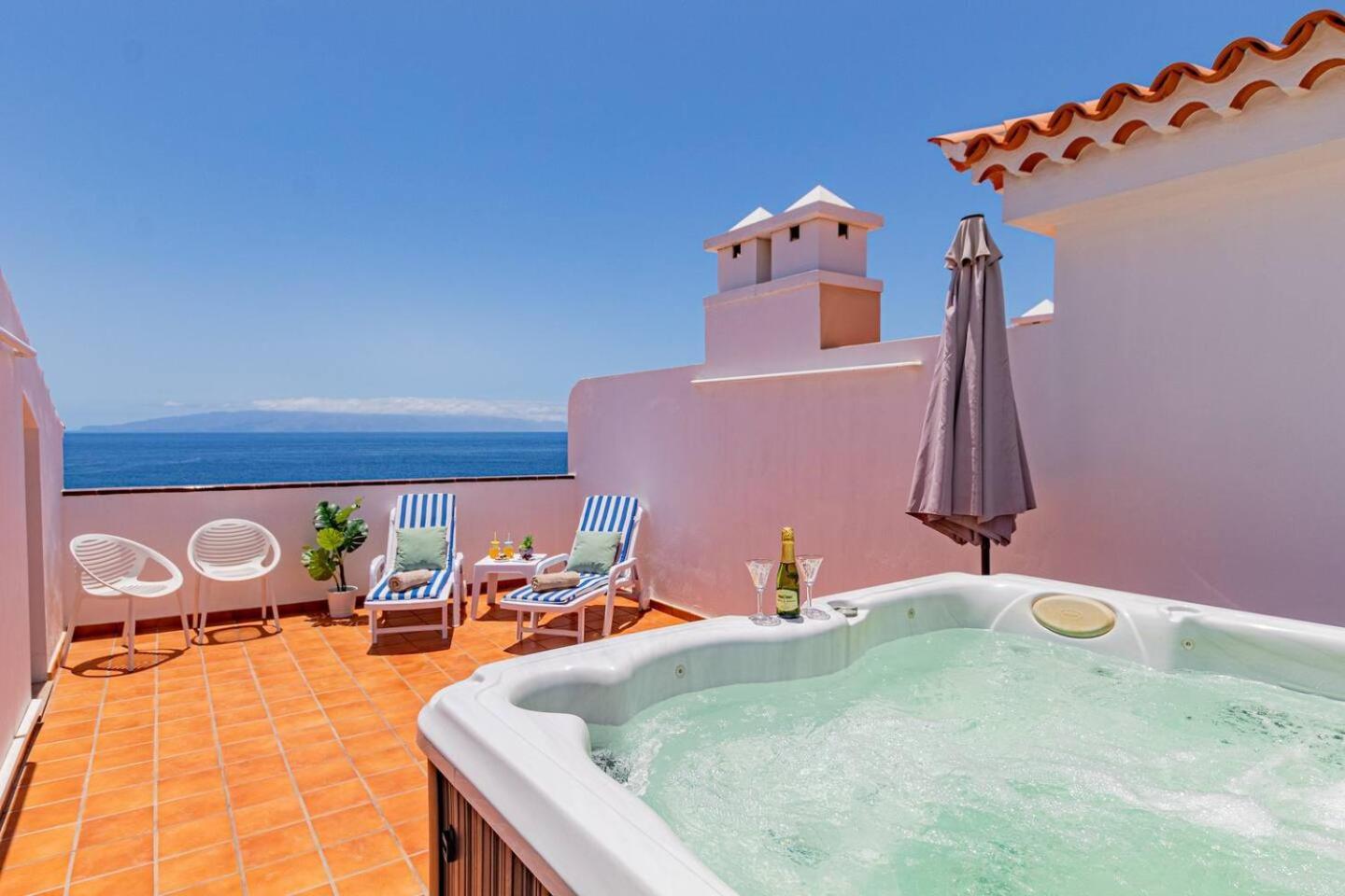 Penthouse With Jacuzzi By Dream Homes Tenerife * Puerto de Santiago (Tenerife)