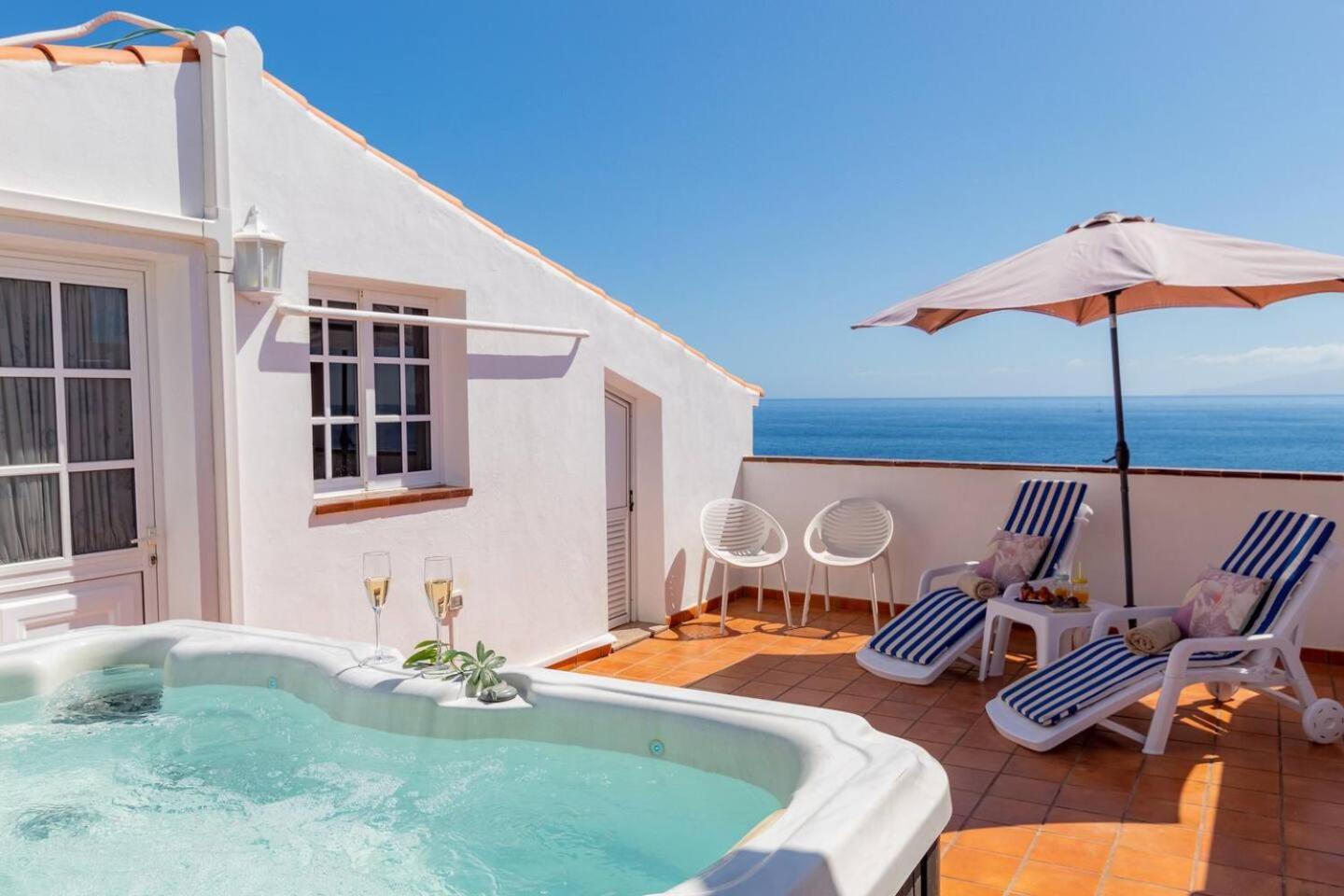 Penthouse With Jacuzzi By Dream Homes Tenerife Apartment *