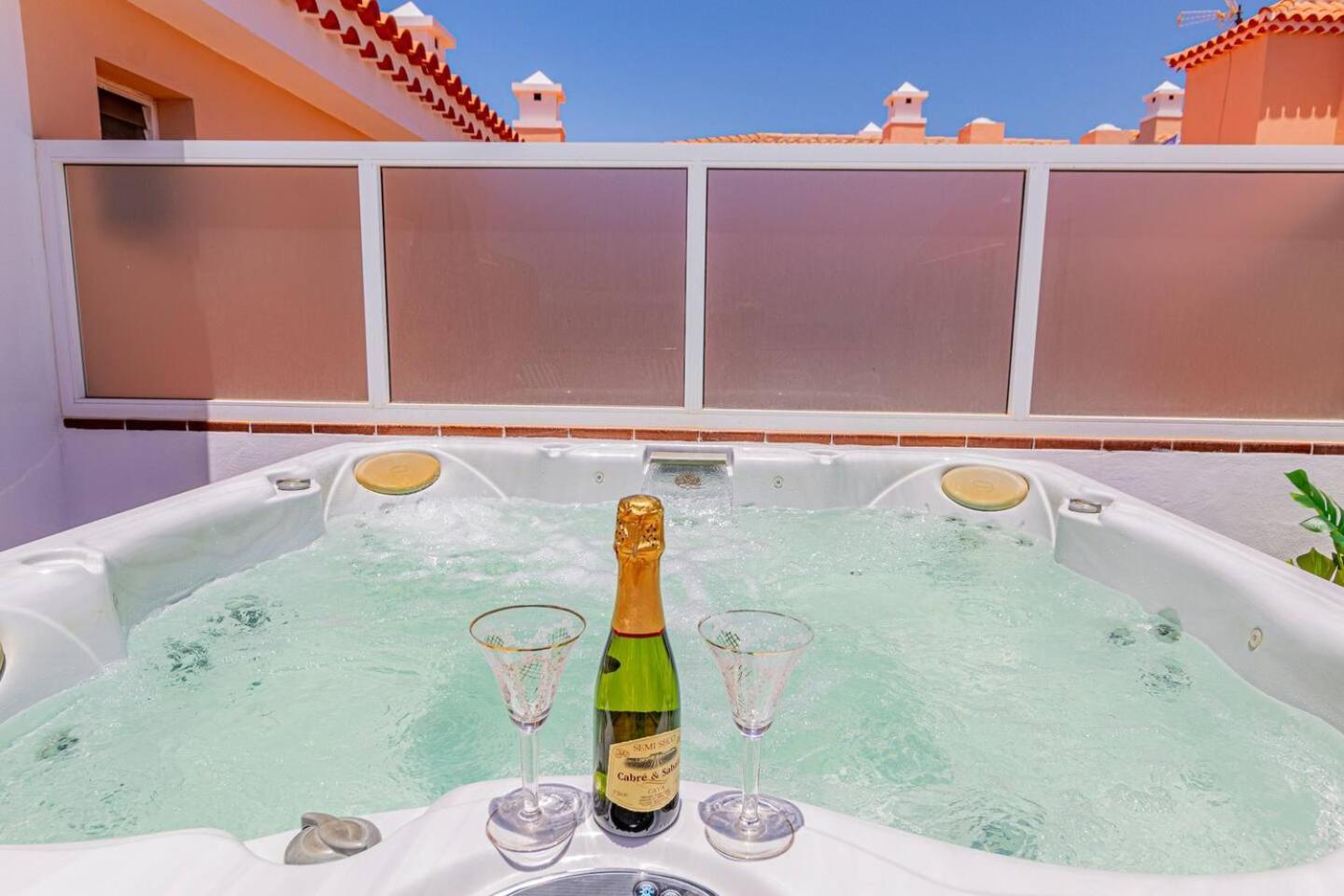Penthouse With Jacuzzi By Dream Homes Tenerife * Puerto de Santiago (Tenerife)